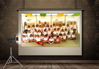  Come to our English campus